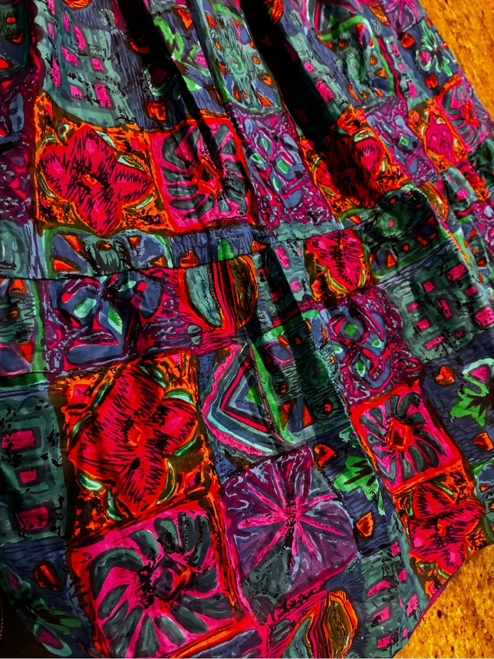 Vintage Comfort Fashions vibrant multi-color patterned midi house dress, Size: S - Picture 8 of 12